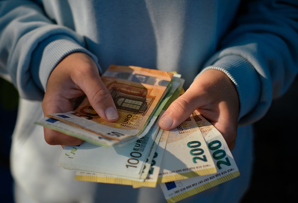 fizetheto-e-uroban-a-munkaber