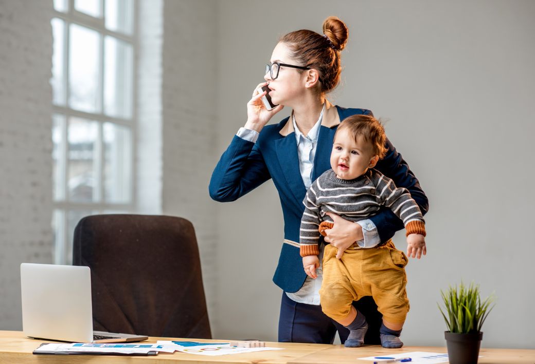 munkavegzes-gyed-myes-csed-mellett